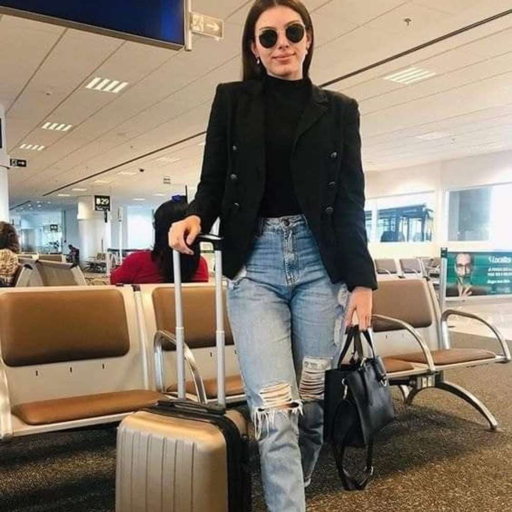 Ideas de outfits cómodos y elegantes para viajar en avión 3