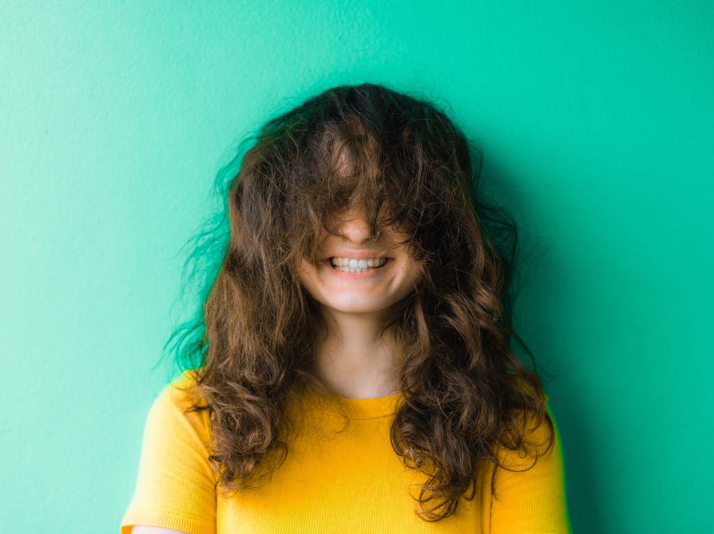 5 Peinados aesthetic para el verano que mantendrán tu cabello libre de frizz