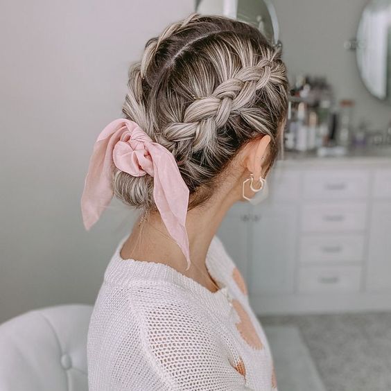 trenza con chongo cabello corto