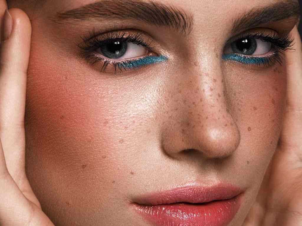 Tips fáciles para maquillar los ojos caídos y lograr una mirada más grande