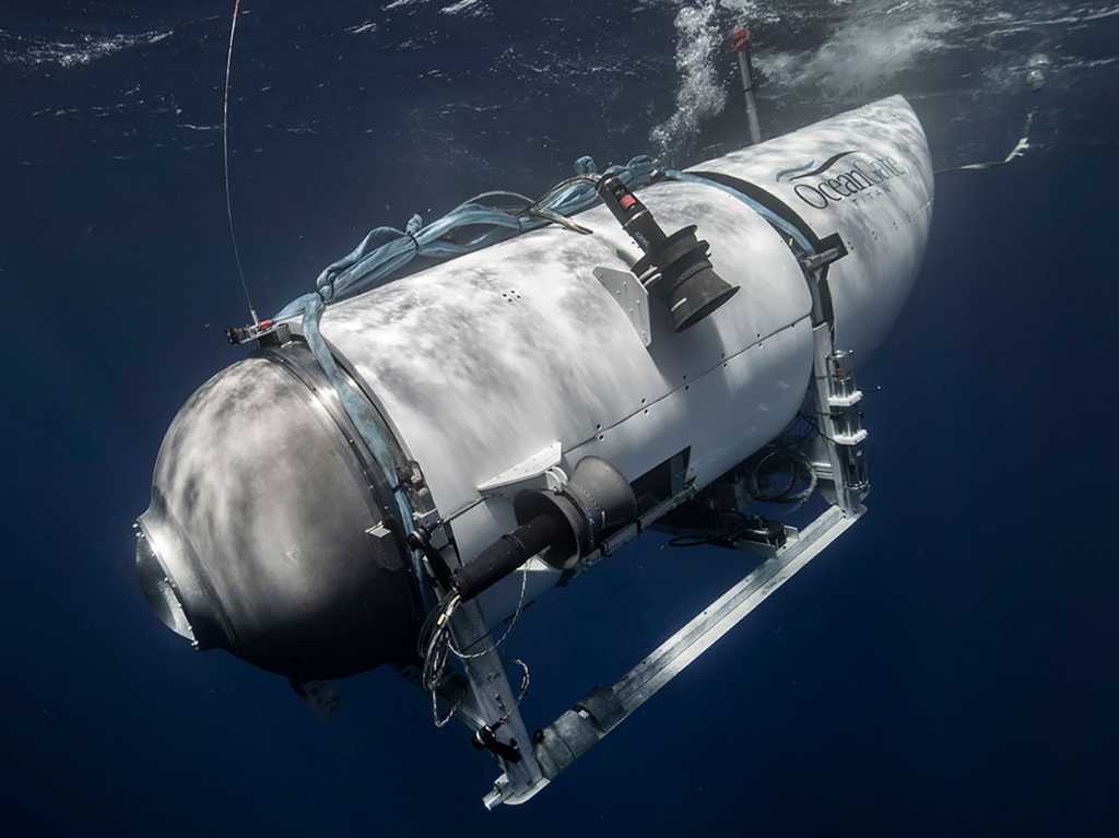 Desaparece submarino con turistas en exploración del Titanic