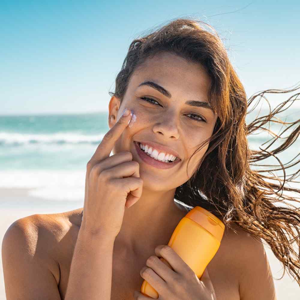 Bloqueadores solares naturales ideales para proteger la piel en verano 4