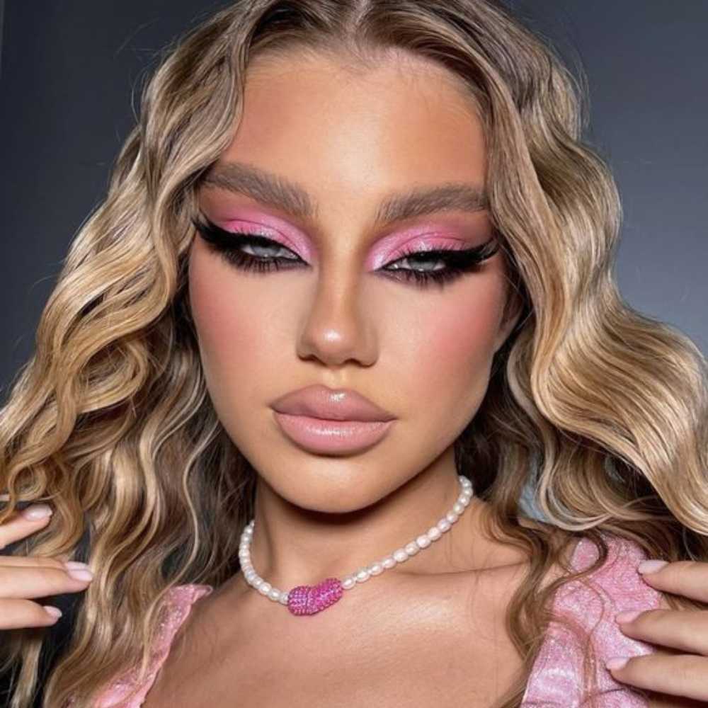 Maquillajes inspirados en Barbie ideales para pieles morenas 1