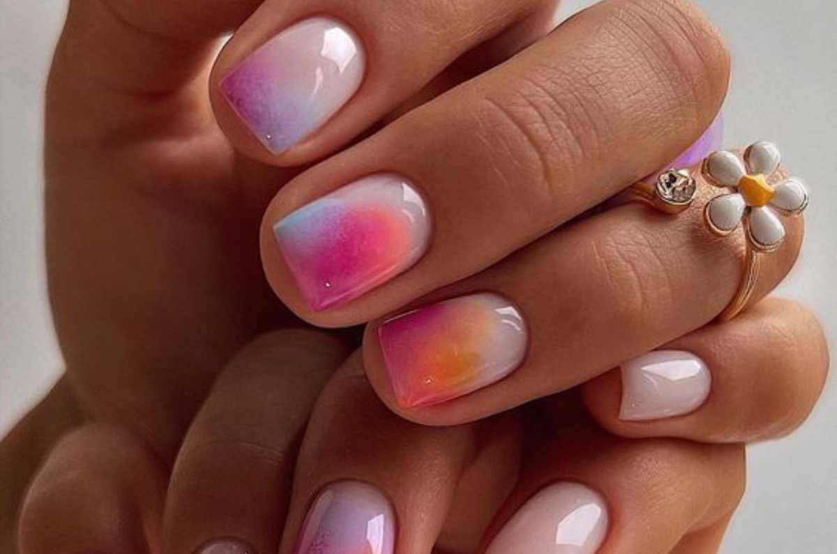 Ideas de uñas aesthetic cortas para usarlas este verano