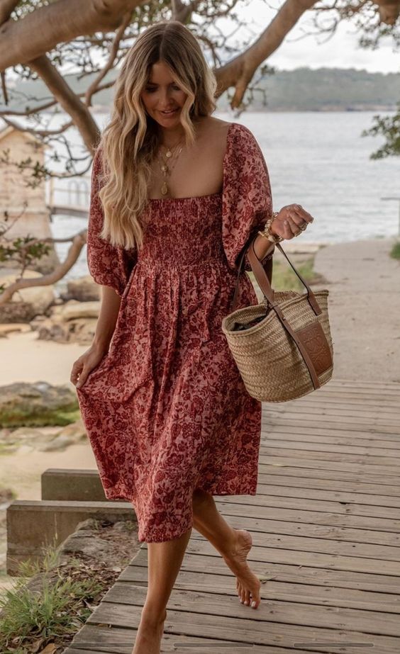 vestidos de verano con bolsa de rafia 