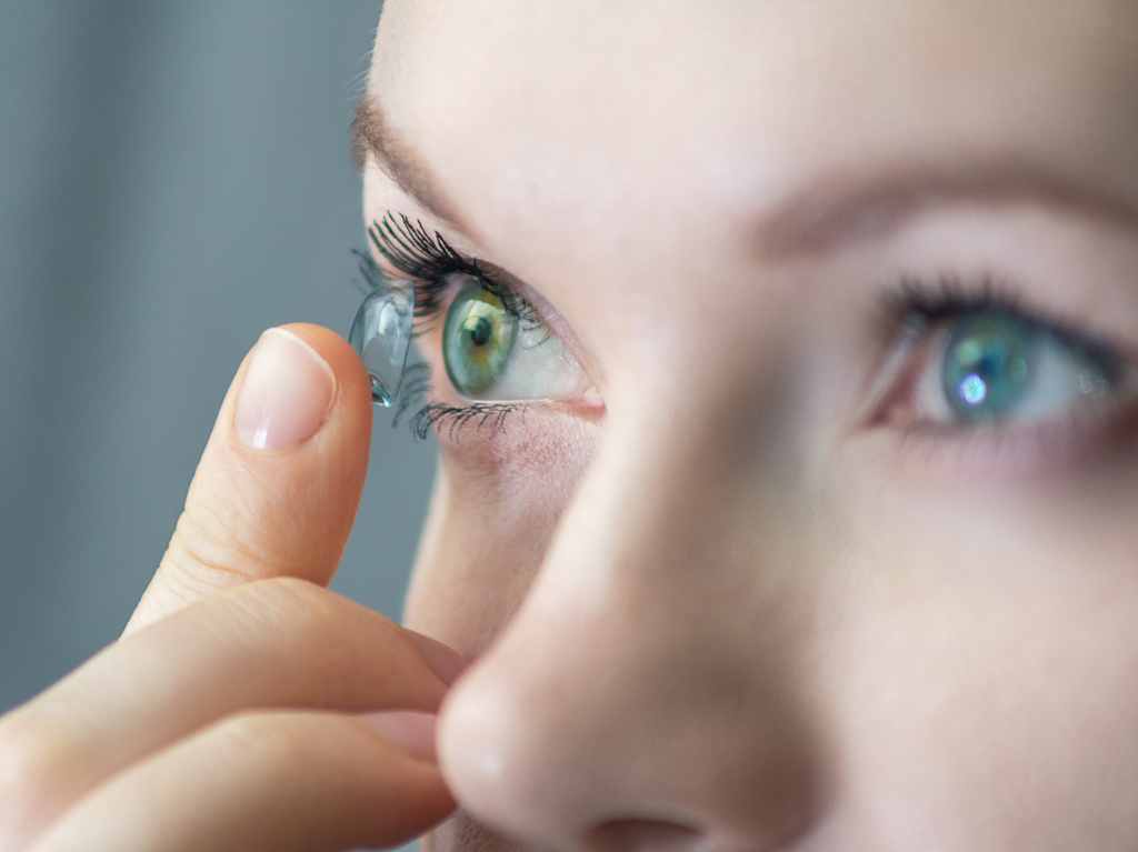 Cuidados básicos que debes de tener si usas lentes de contacto
