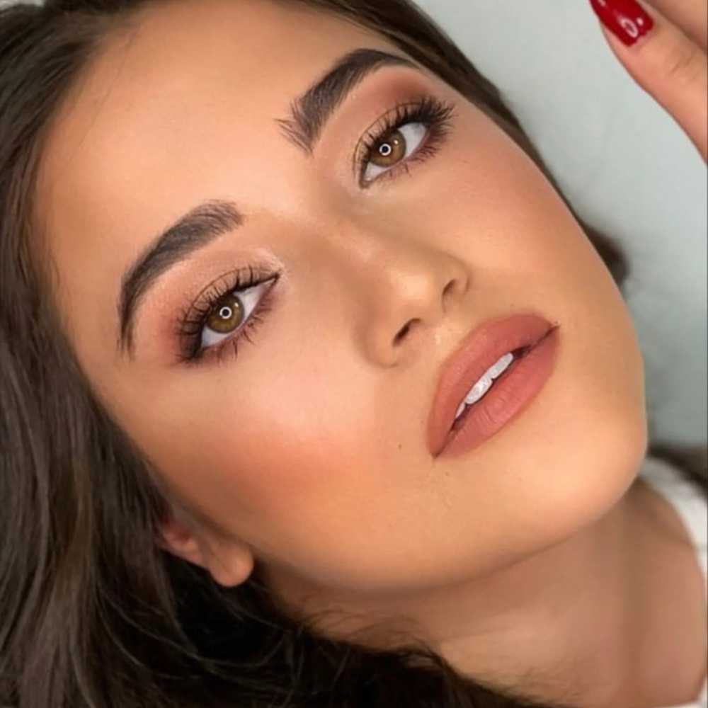 Colores de sombras para morenas que realzan los ojos cafés 7