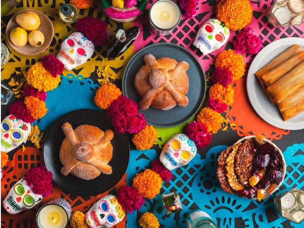 ¿Qué elementos no pueden faltar en tu altar de Día de muertos?