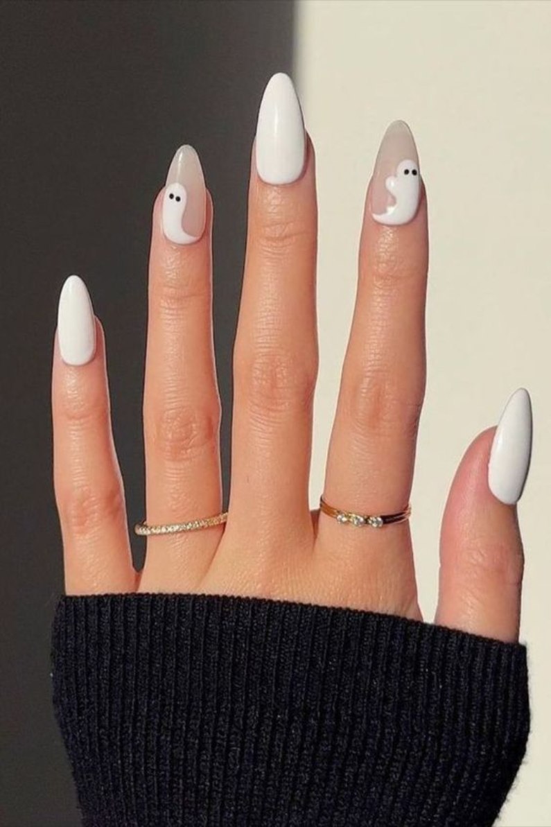 fantasmas en uñas