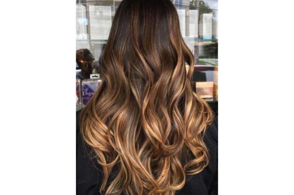 Balayage caramelo y miel: el mejor color para usarlo en otoño 1