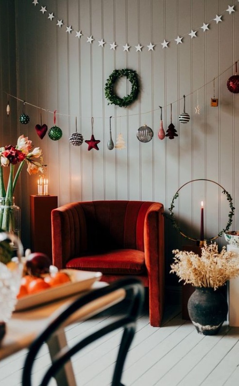 Las esferas de navidad no tienen que ir solo en el árbol