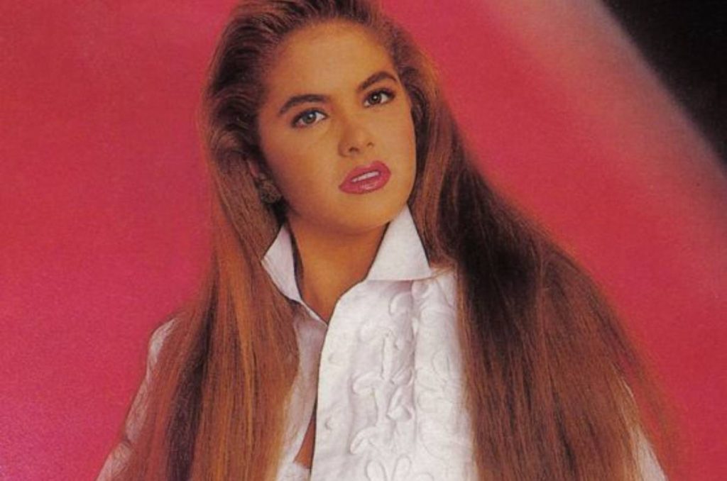 3 productos para lograr el icónico cabello lacio de Lucero en los 90 2