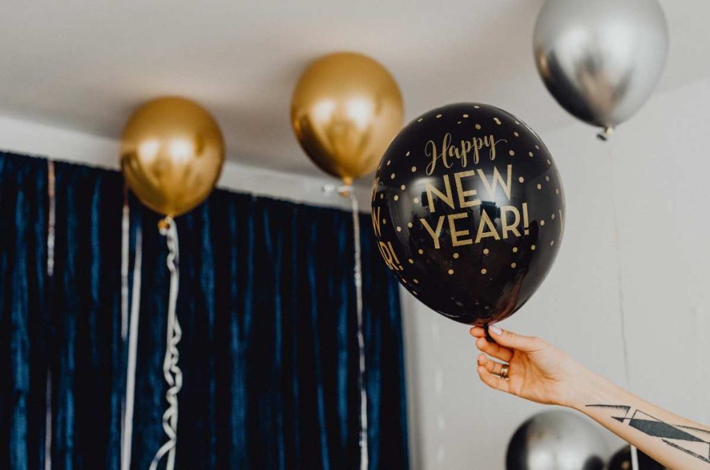 Adornos con globos elegantes para Año Nuevo (súper económicos) 2