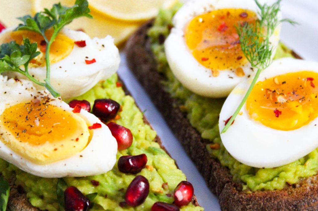 desayuno avocado toast