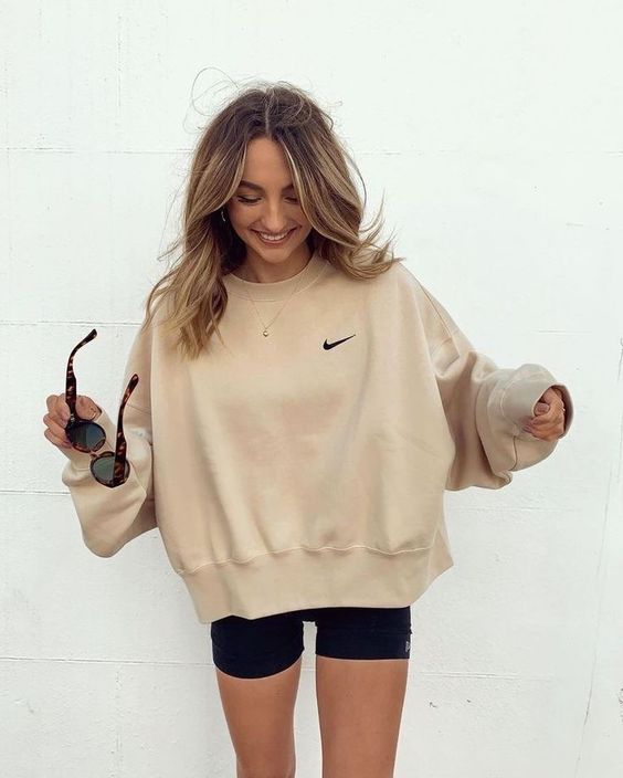 Outfits con maxi sudadera para verte arreglada en cualquier temporada 1