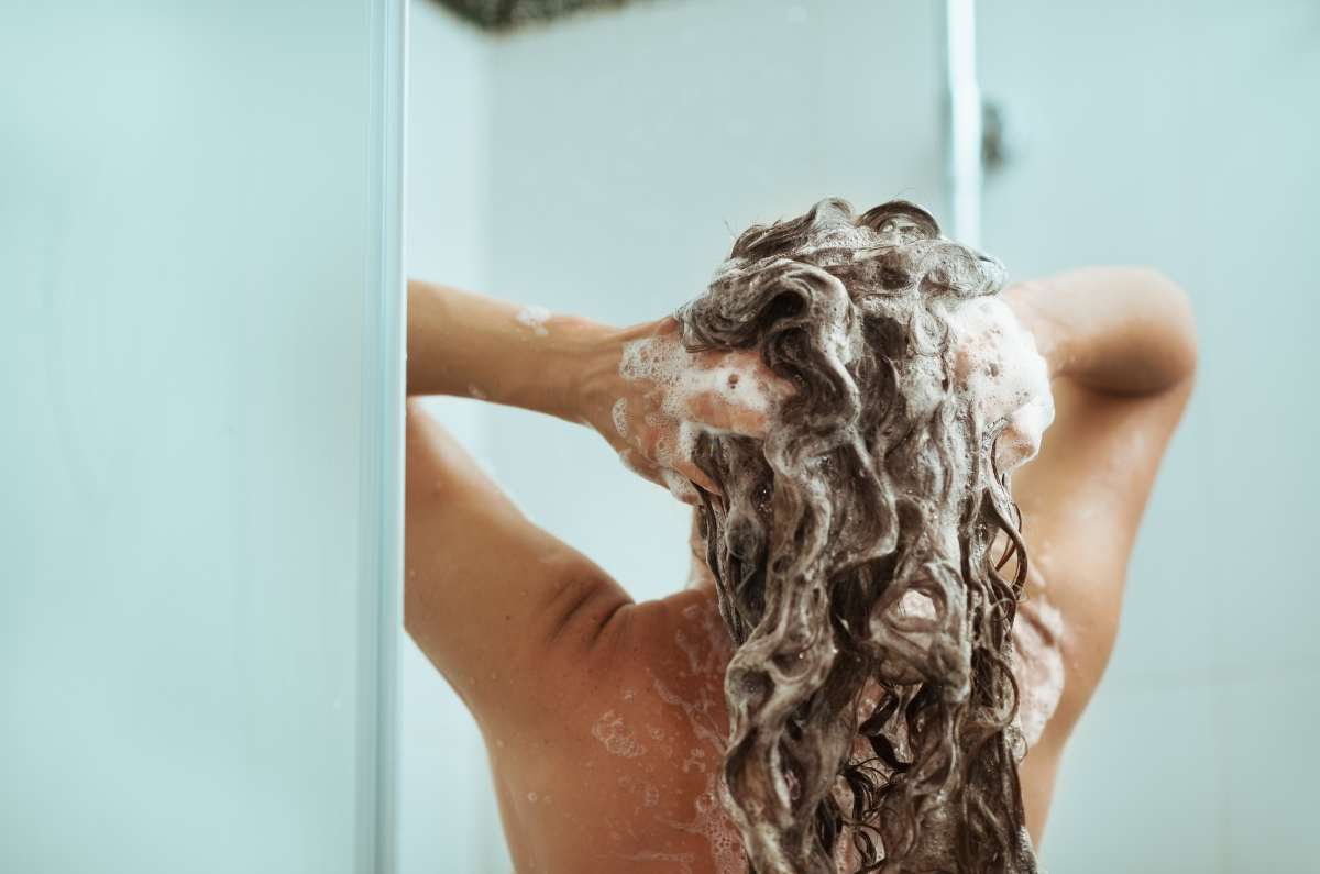 Shampoos para hacer crecer el cabello ideales para pelo graso
