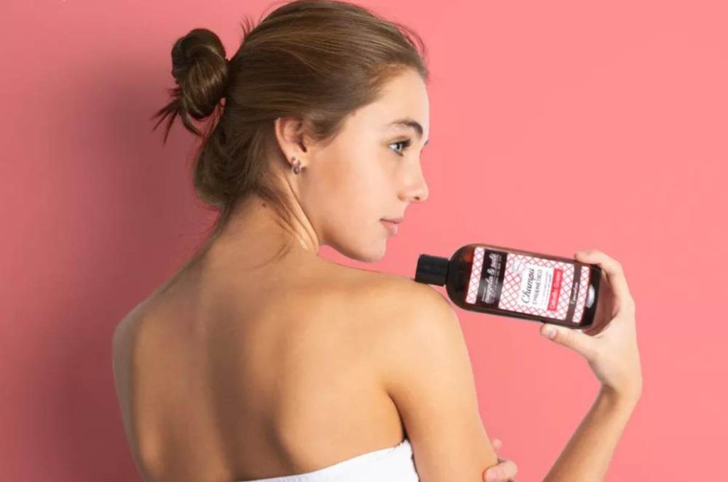 Shampoos para hacer crecer el cabello ideales para pelo graso 2