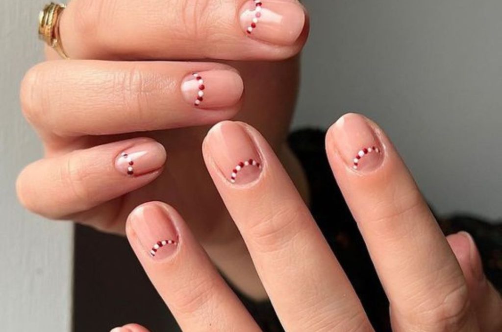 5 diseños de uñas para Navidad que puedes hacer tú misma 4