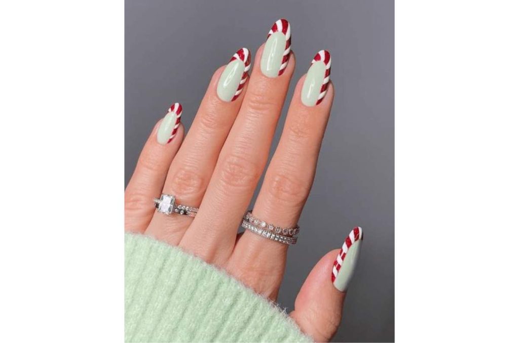 5 ideas de uñas de bastones de caramelo para esta Navidad 2