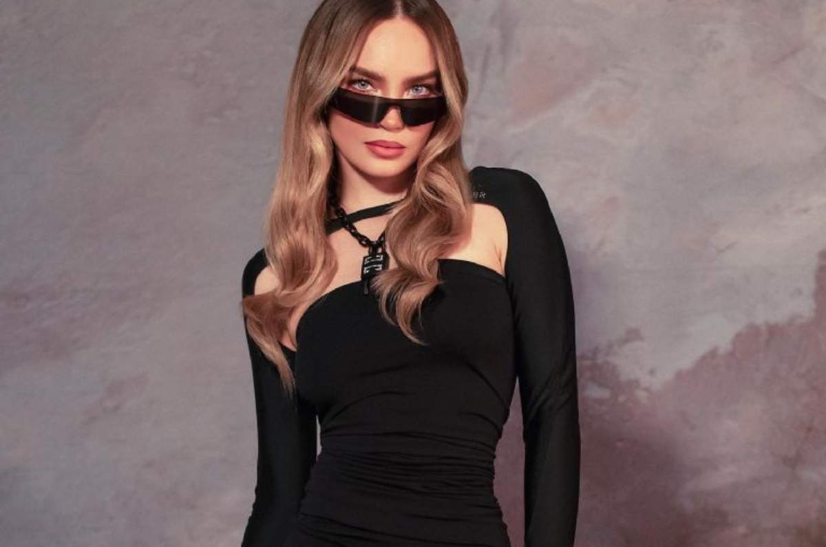 Belinda muestra cómo transformar un suéter oversized en un mini dress