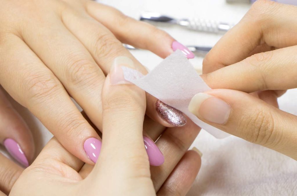 quitar uñas acrilicas