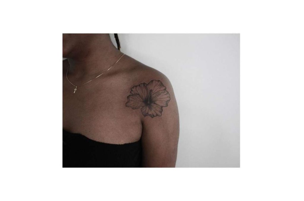 tatuaje de una sola flor