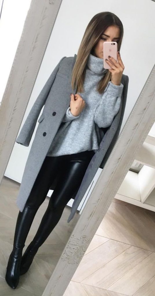 Outfits con leggings negros para verte más arreglada en el trabajo en invierno 3