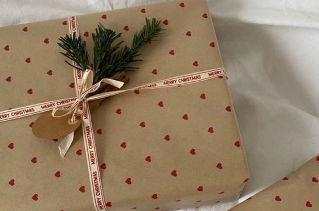 Cómo ahorrar en tus regalos de intercambio esta Navidad 2