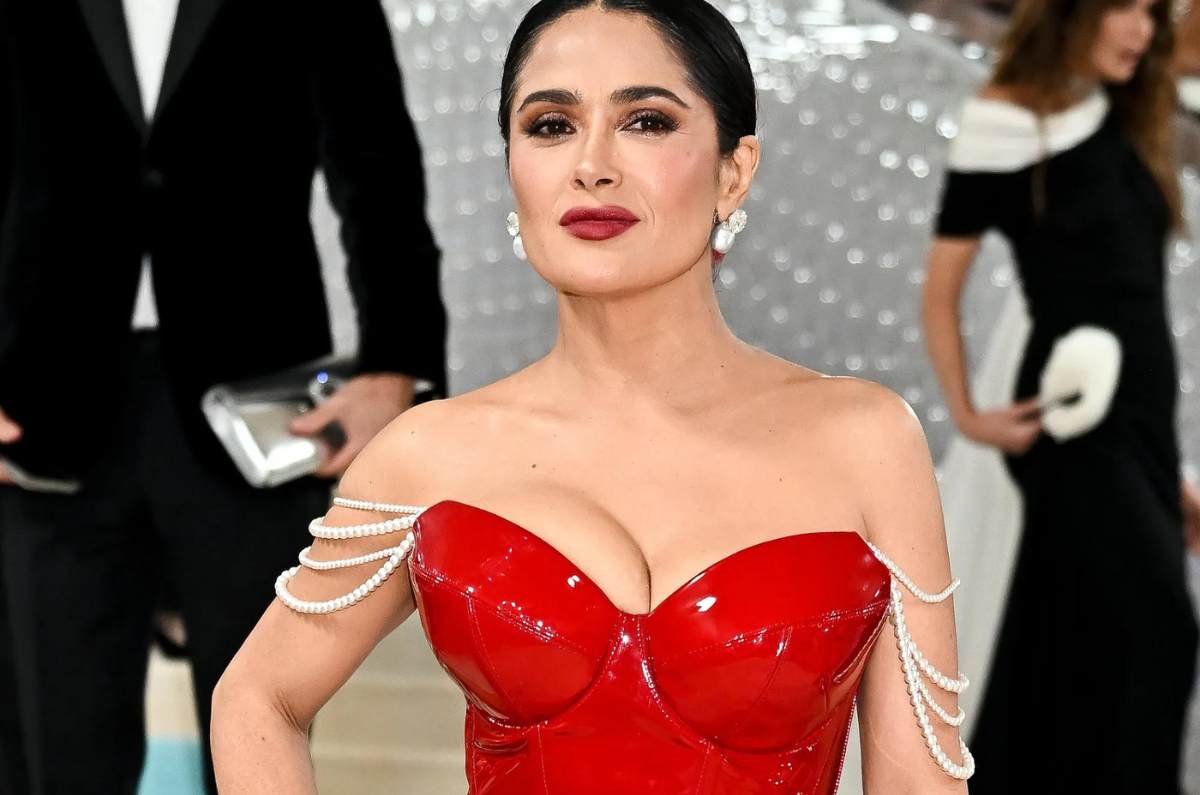 Salma Hayek luce transformación; aseguran que  luce más joven