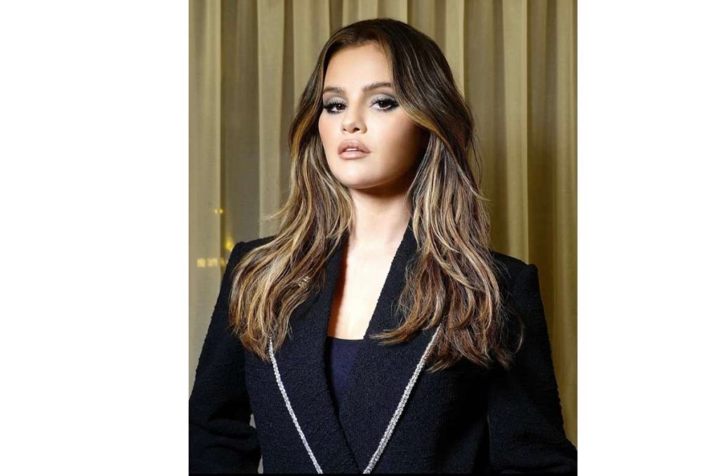 Selena Gómez apuesta por el ‘Honey Bronde’; el rubio que le va bien a las morenas 0