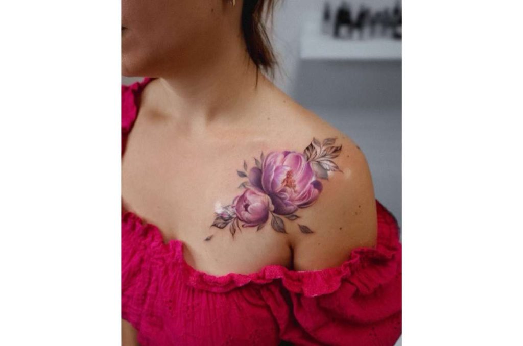 tatuaje de flor hacia adentro