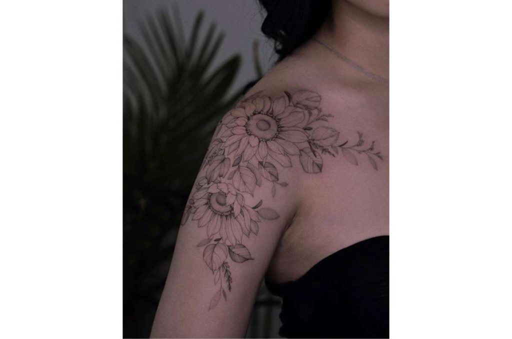 tatuaje de flores de lineas