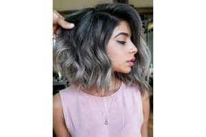 Mechas platinadas en cabello negro: la forma de ocultar las canas 11