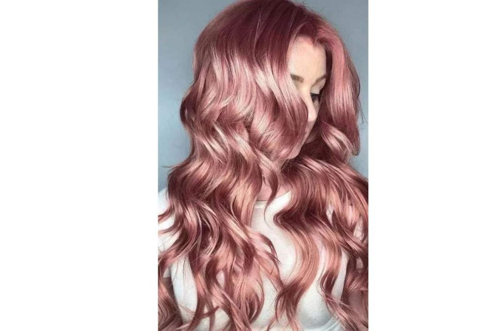 Ideas para apostar por el cabello rosa este 2024 3