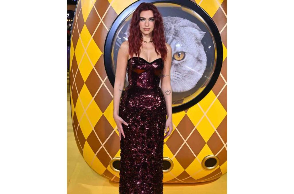 Dua Lipa y su vestido entallado de lentejuela que robó miradas en la premiere de Argylle 1