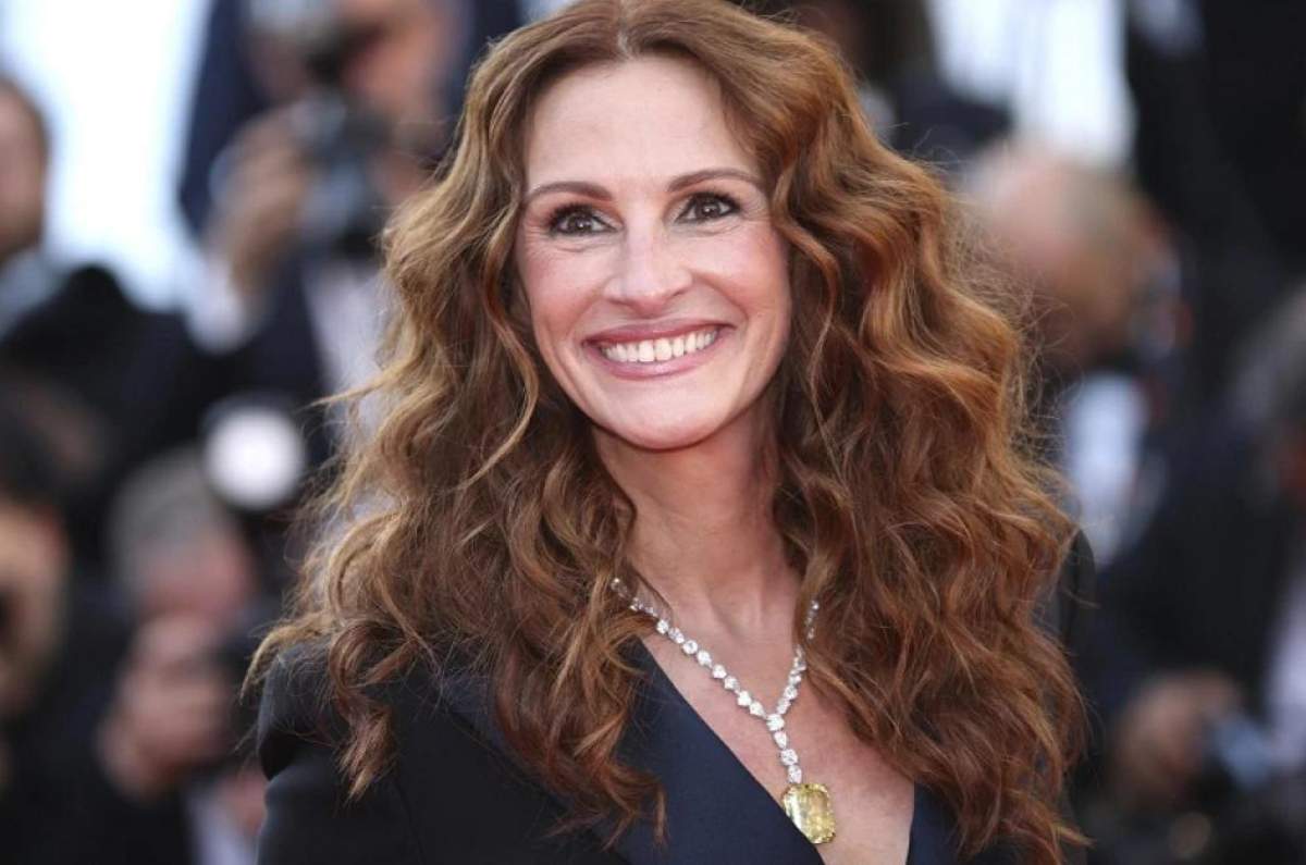 Julia Roberts muestra cómo usar un escote pronunciado a los 50+