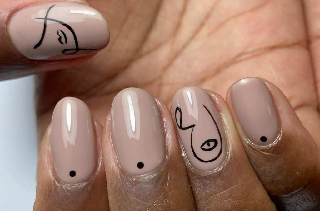 10 diseños de uñas minimalistas negras para verte classy 4
