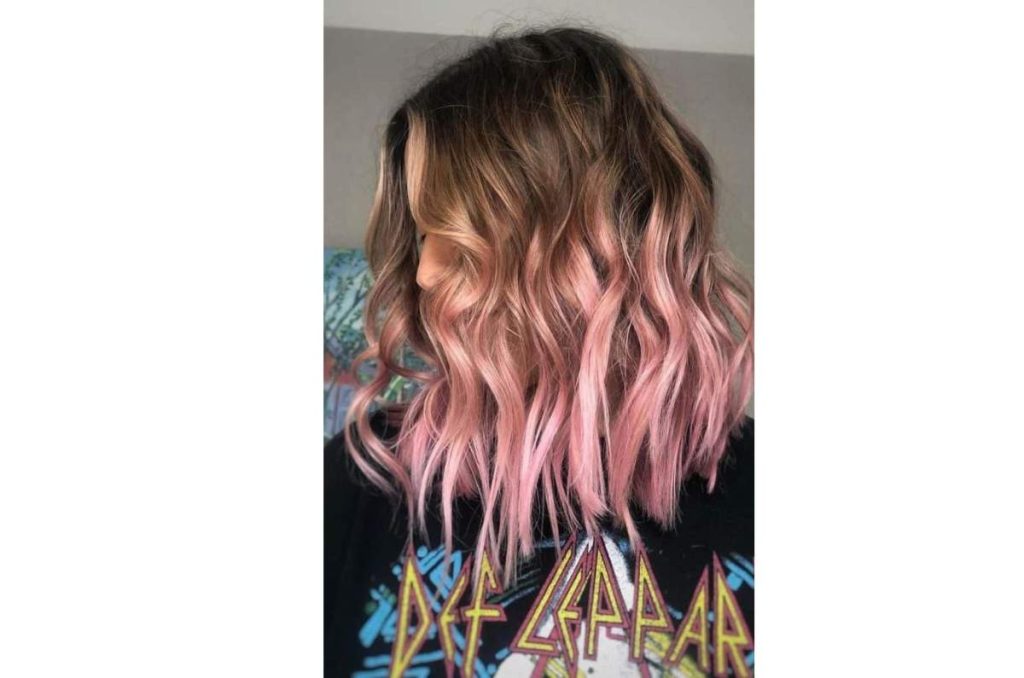 Ideas para apostar por el cabello rosa este 2024 2