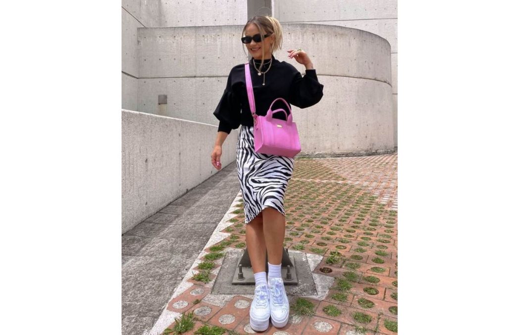 Outfits cómodos para enfrentar los cambios de clima en verano 1