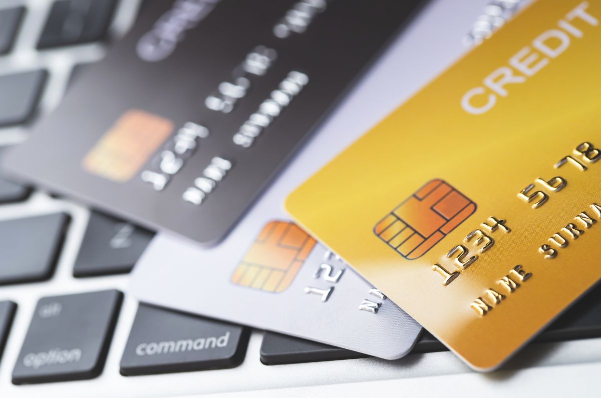 ¿Qué son las tarjetas de crédito pre-aprobadas y qué significa tener una disponible?