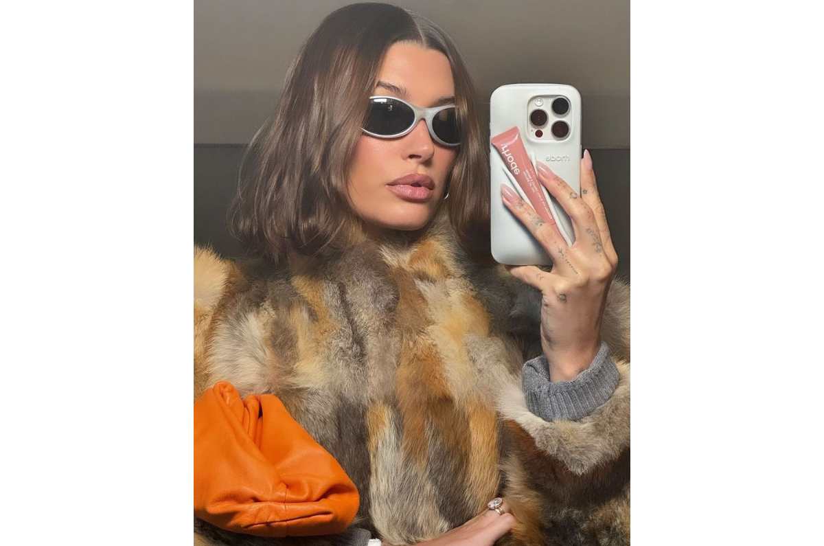 Chocolate Syrup Hair: el castaño suave y elegante de Hailey Bieber