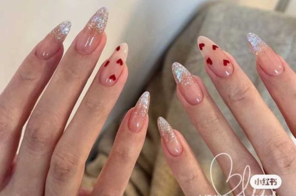 5 ideas de uñas coquette para un manicure romántico 3