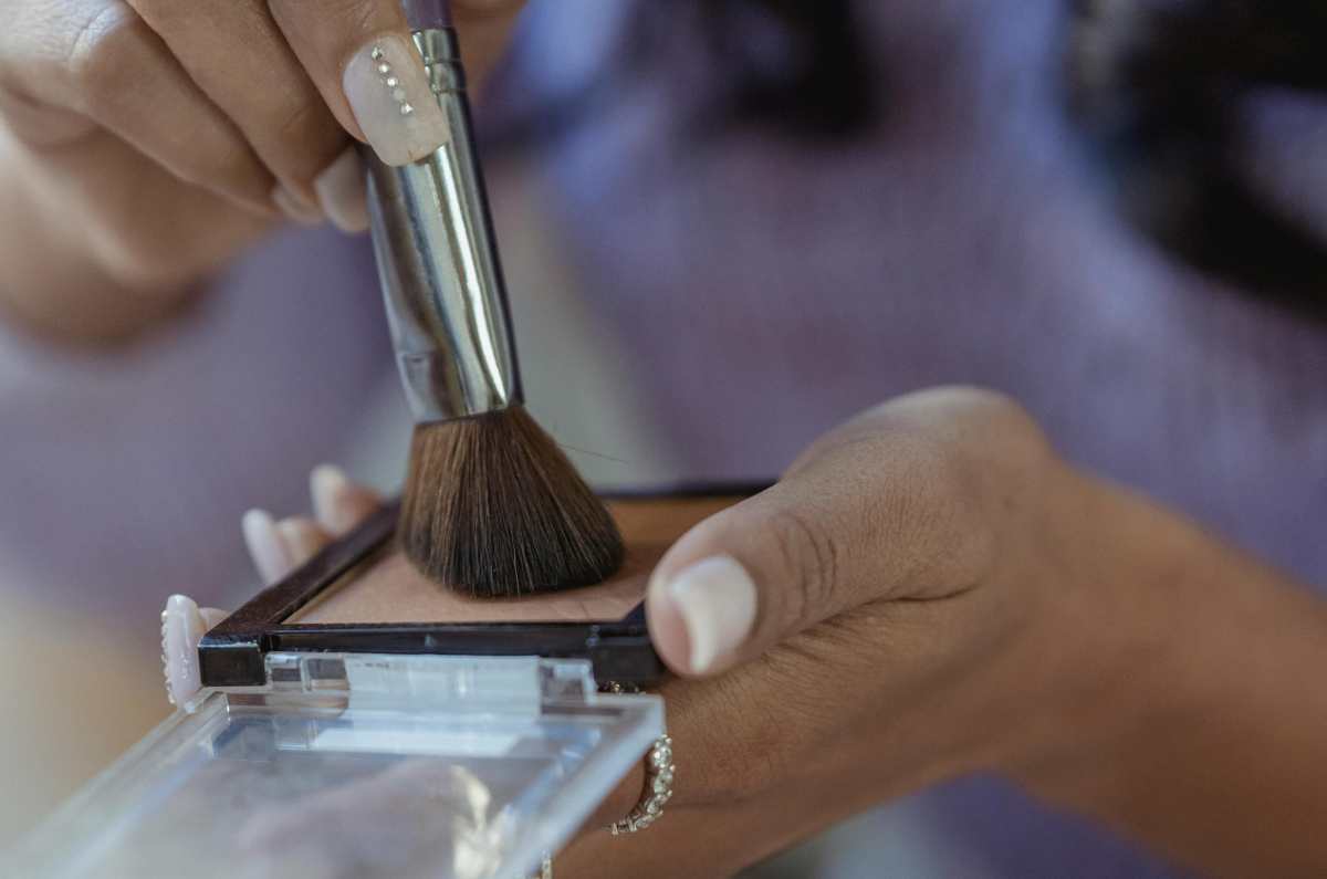 Marcas de maquillaje buenas y baratas: polvo compacto con la misma calidad del de Chanel