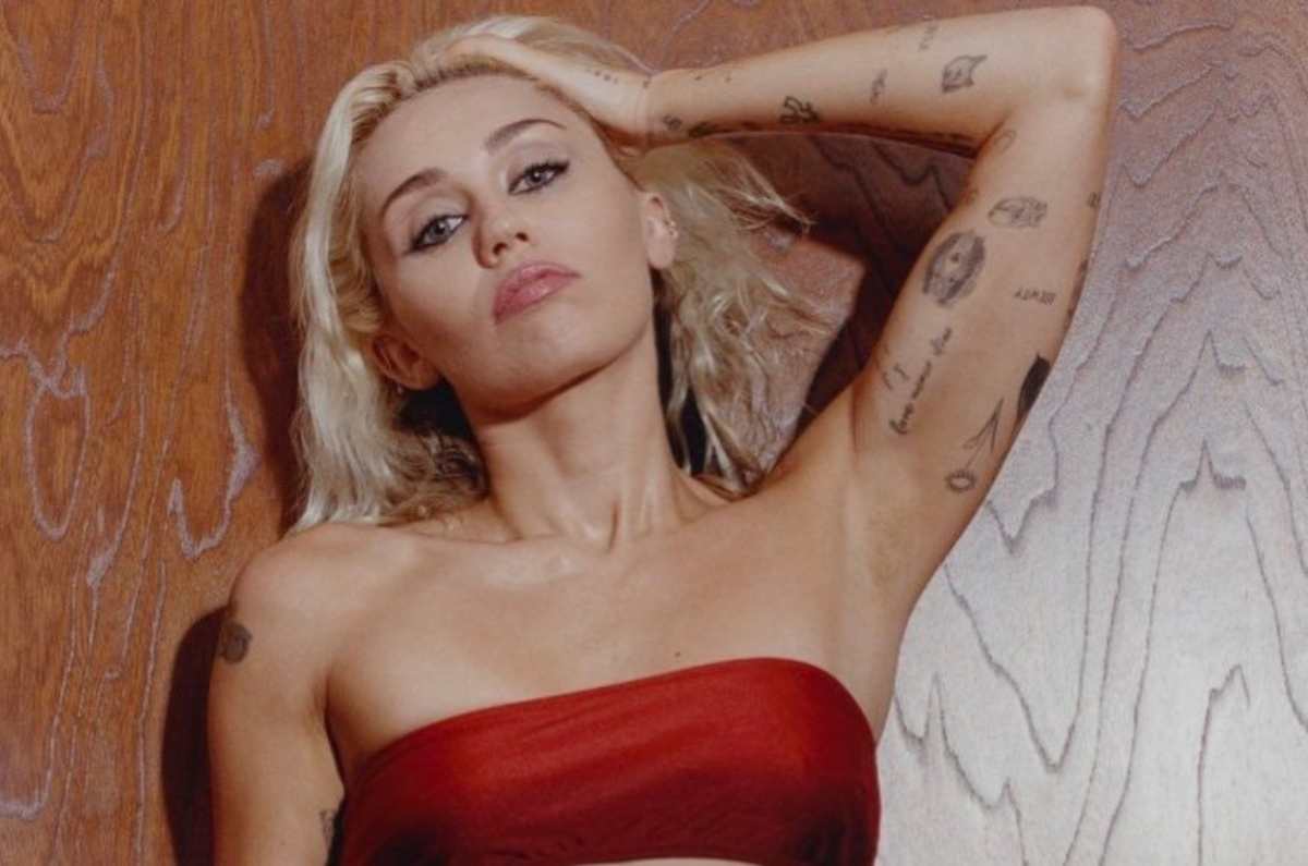 El ejercicio favorito de Miley Cyrus para tener unos brazos tonificados
