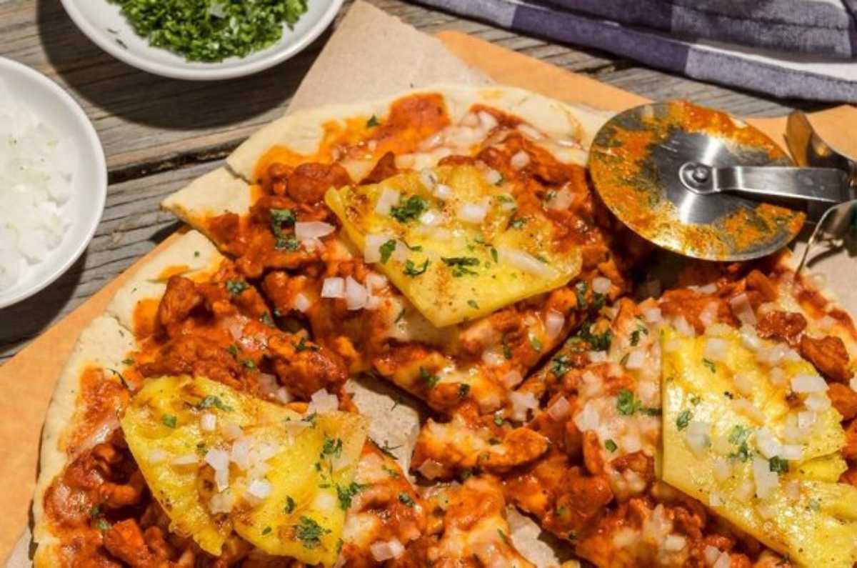 Pizza de pastor con piña asada