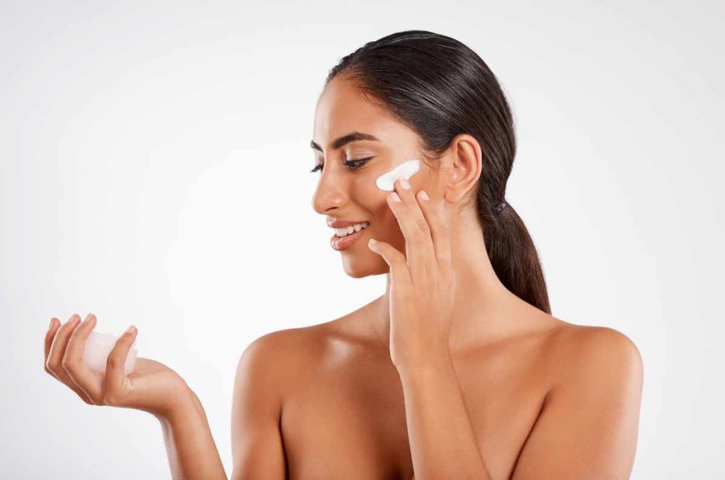 Rutina de skincare que necesitas después de una noche de fiesta 0