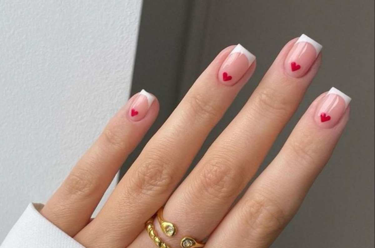 Diseños de uñas cortas ideales para San Valentín