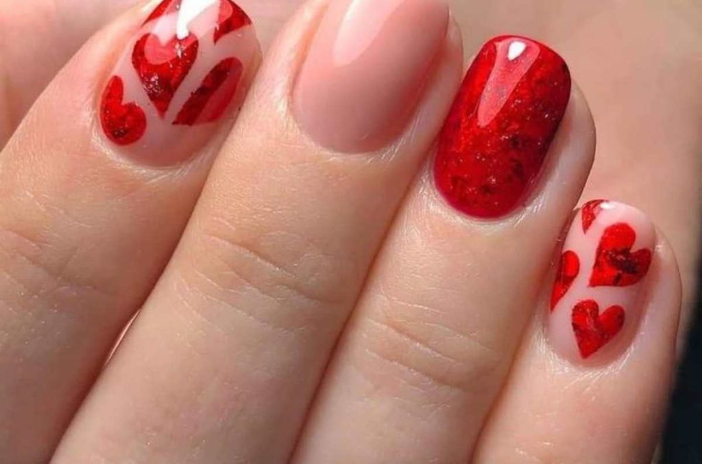 Diseños de uñas cortas ideales para San Valentín 4