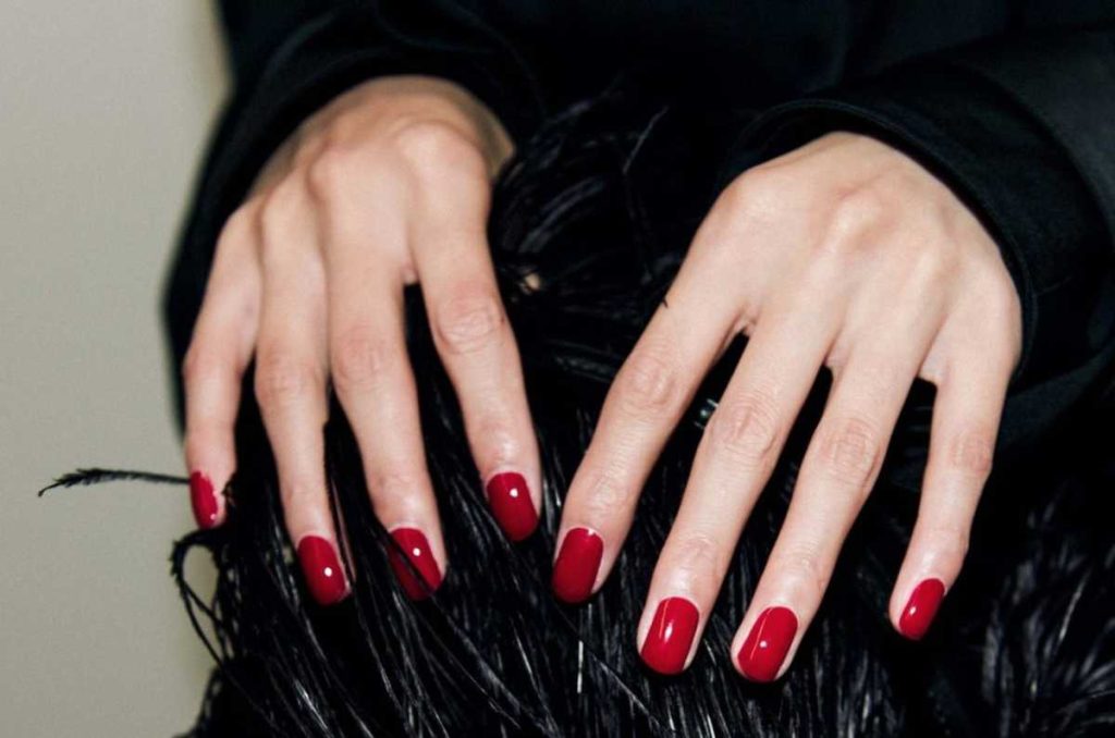 7 tendencias elegantes en uñas 2024 para pedir en tu próximo mani 6