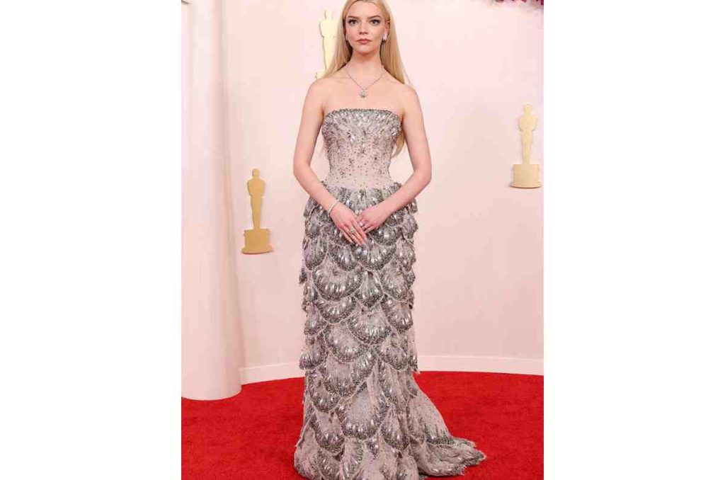 Las mejores vestidas y los looks más icónicos de los premios Oscar 2024 1